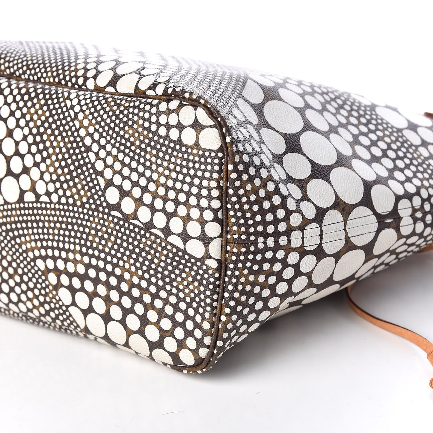 Monogram Kusama Waves Neverfull MM White