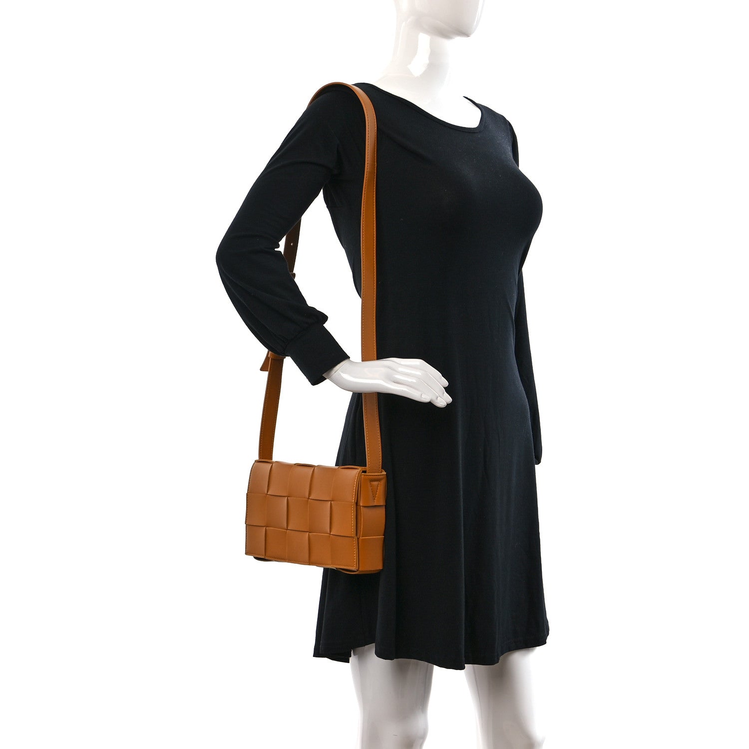 Bottega Veneta Lambskin Maxi Intrecciato Cassette Crossbody Bag Cob 2 of 11