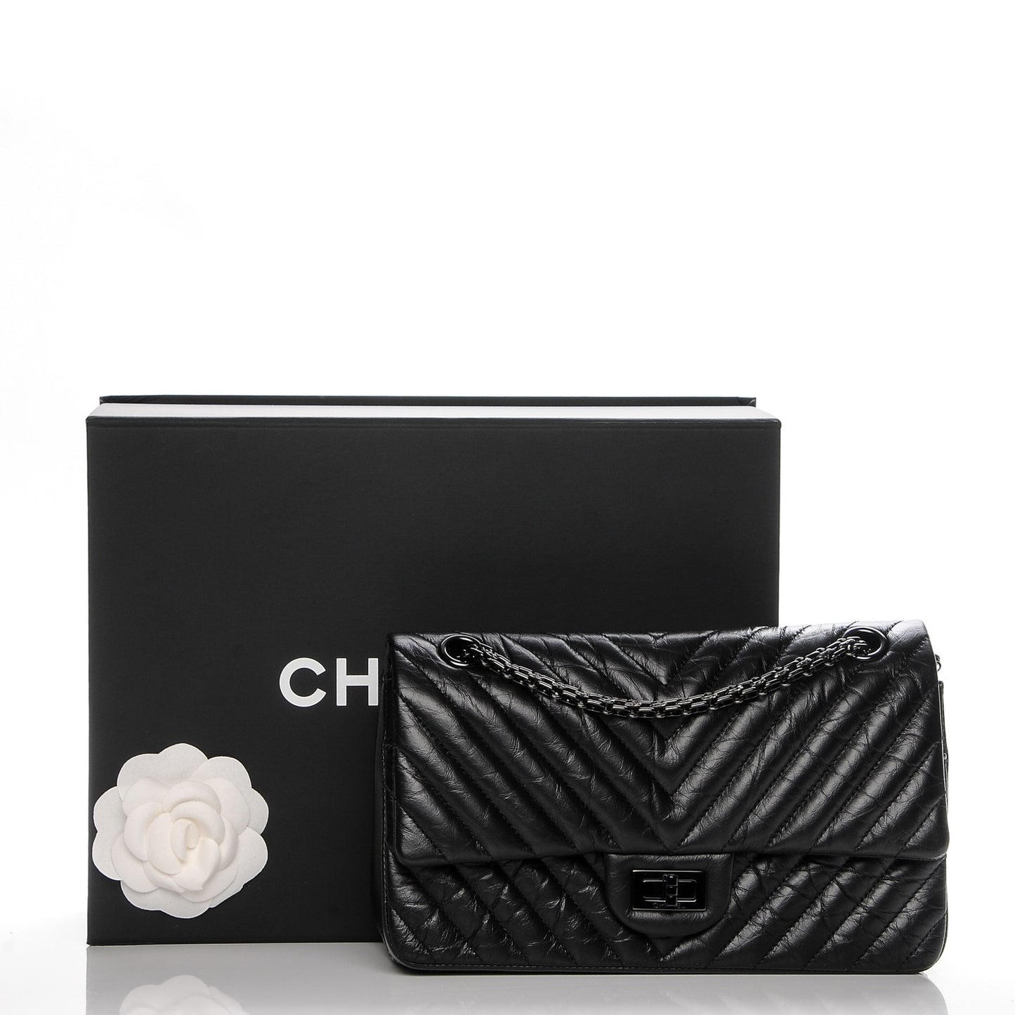 Aged Calfskin Chevron Quilted 2.55 Reissue 225 Flap So Black