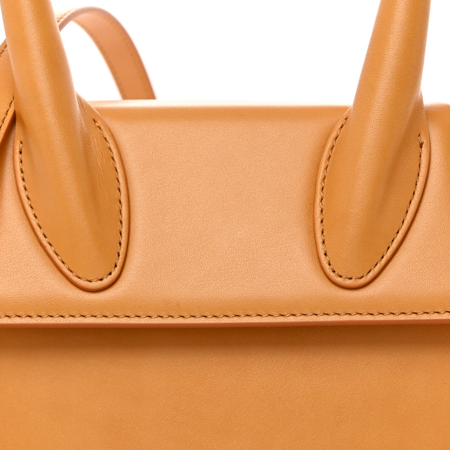Smooth Calfskin Le Chiquito Moyen Beige