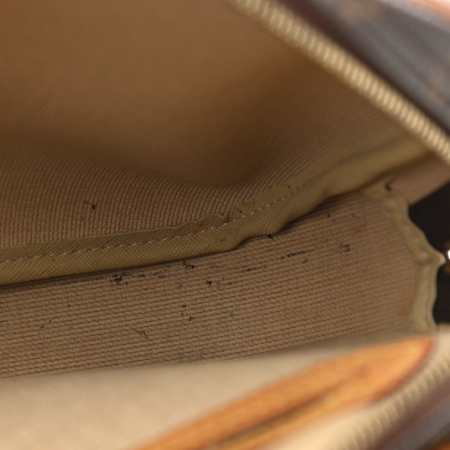 Louis Vuitton Monogram Reporter PM 11 of 17