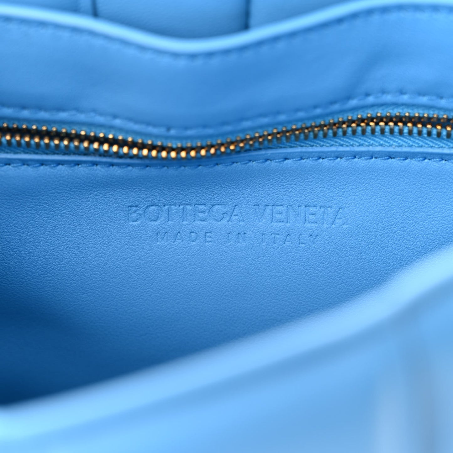 Lambskin Maxi Intrecciato Padded Chain Cassette Crossbody Bag Swimming Pool