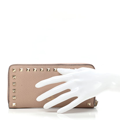 Valentino Garavani Pebbled Calfskin Rockstud Zip Around Wallet Poudre 2 of 9