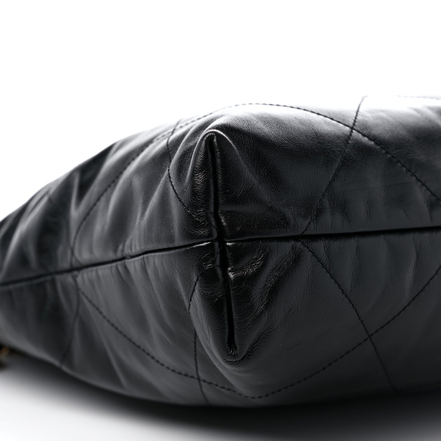 Shiny Calfskin Quilted Chanel 22 Black