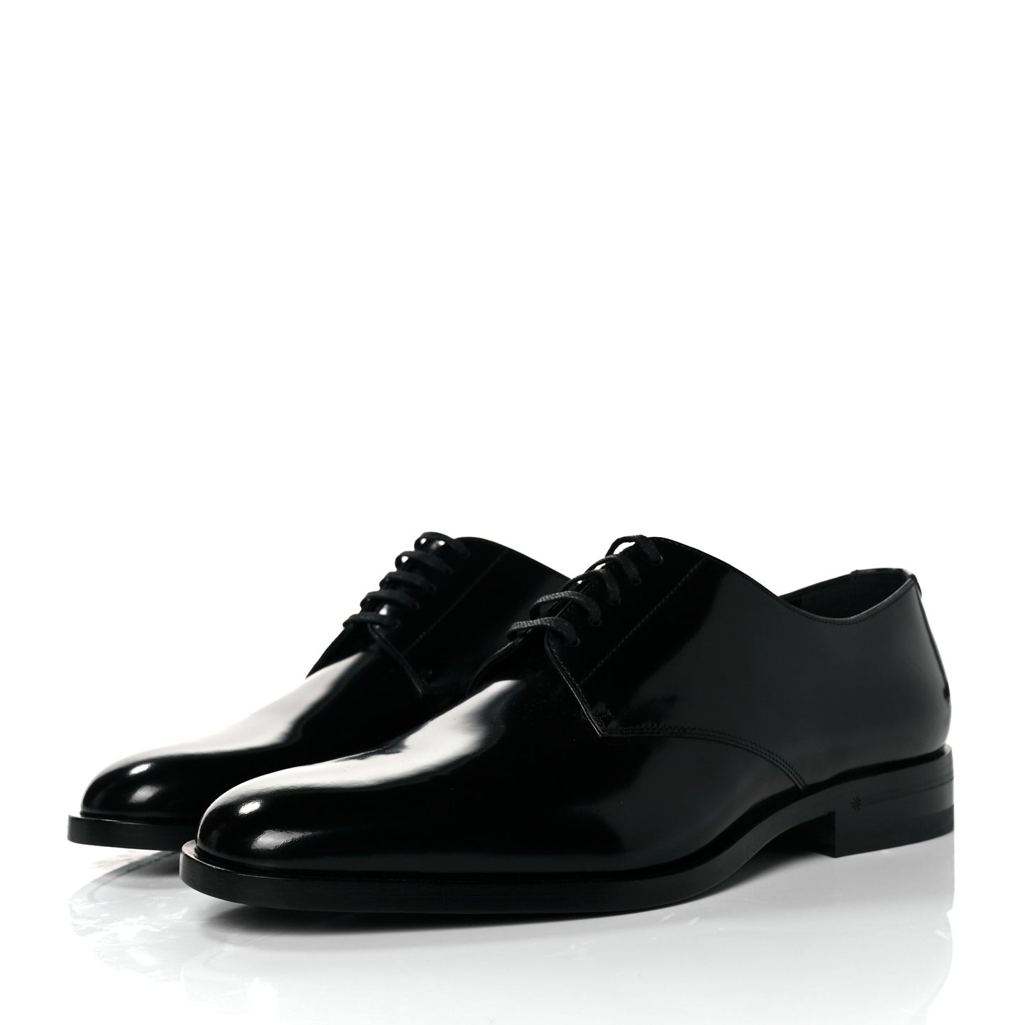 Patent Calfskin Montaigne 25 Uniform 38 Black