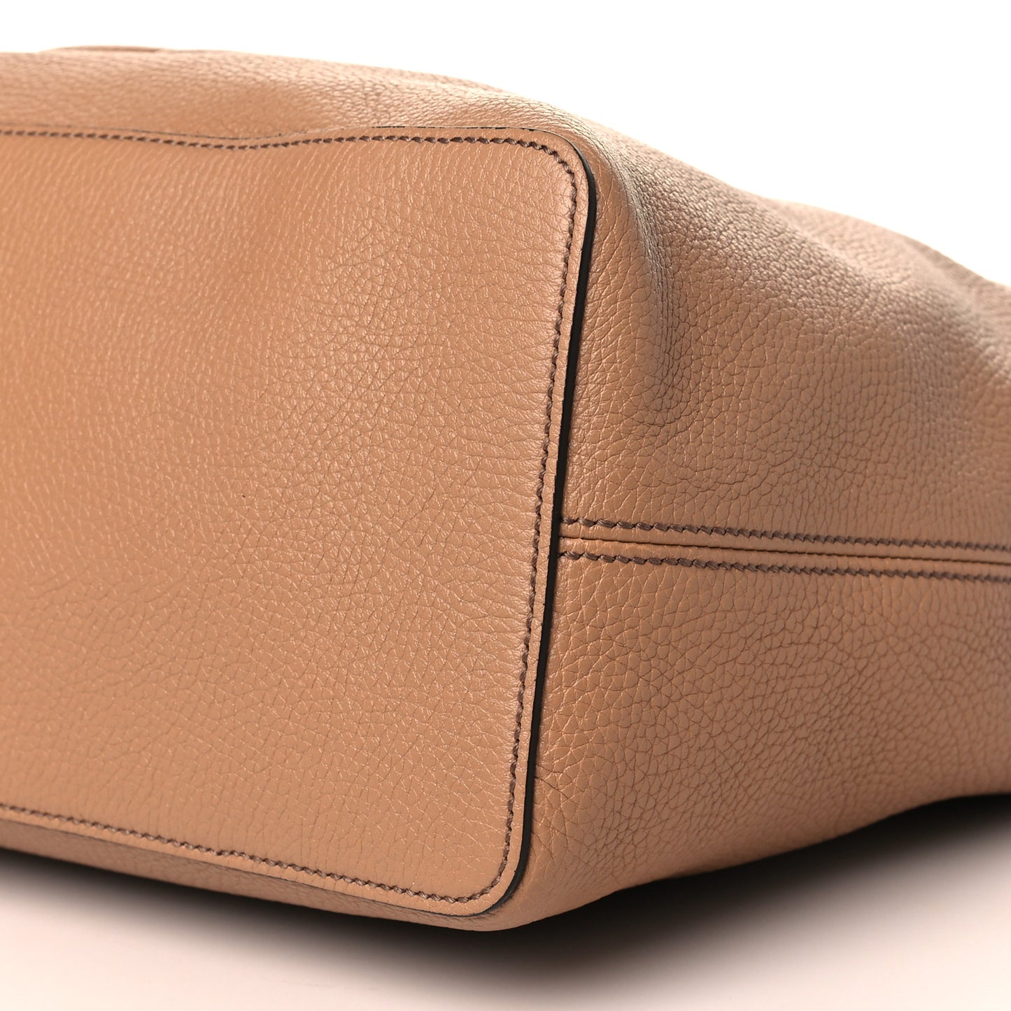 Pebbled Calfskin Large Soho Hobo Camelia