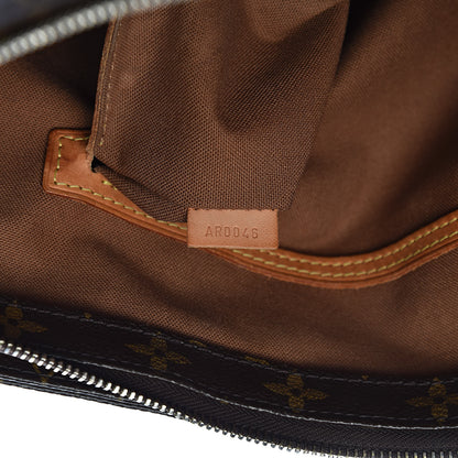 Louis Vuitton Monogram Cabas Mezzo 8 of 22