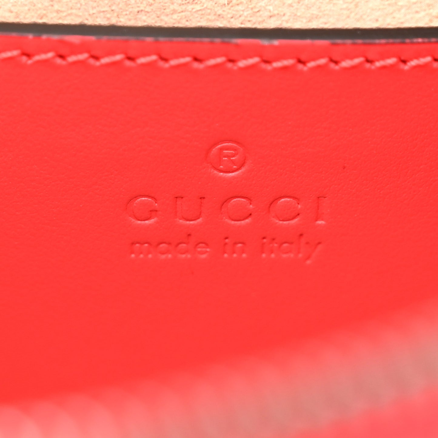 Calfskin Matelasse Chevron GG Marmont Sling Shoulder Bag Rosso