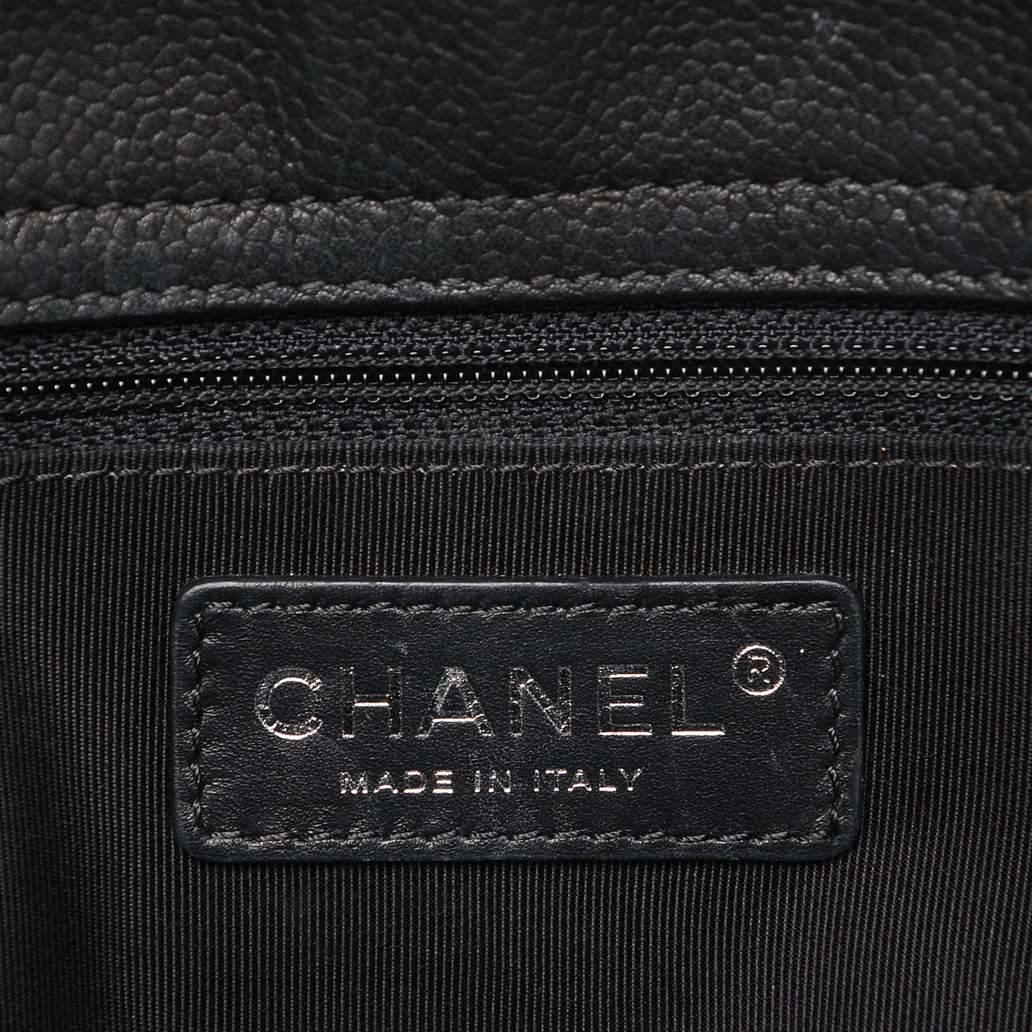 Caviar Quilted Medium Rock In Rome Tote Black