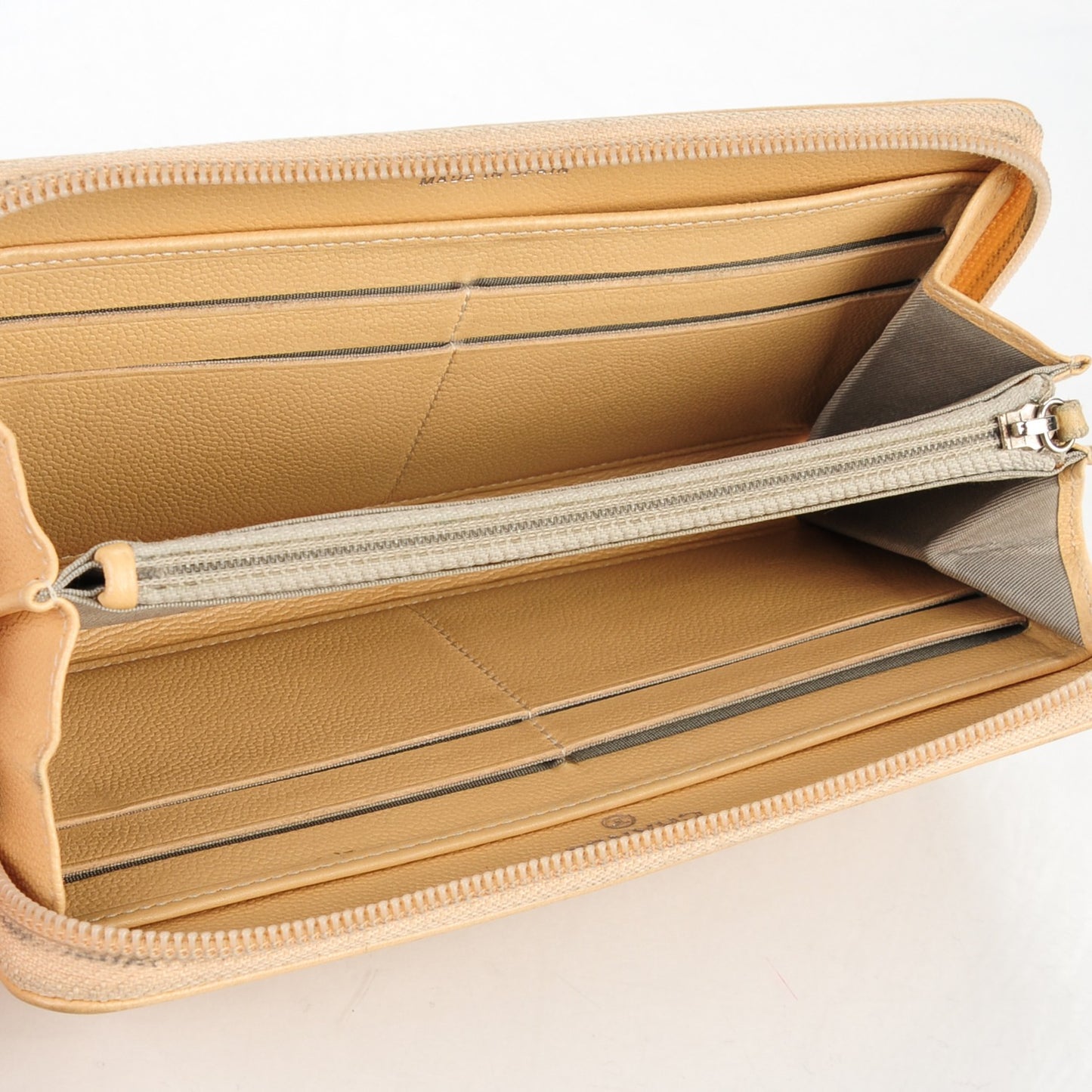 Caviar Sevruga Zip Around Wallet Beige Clair