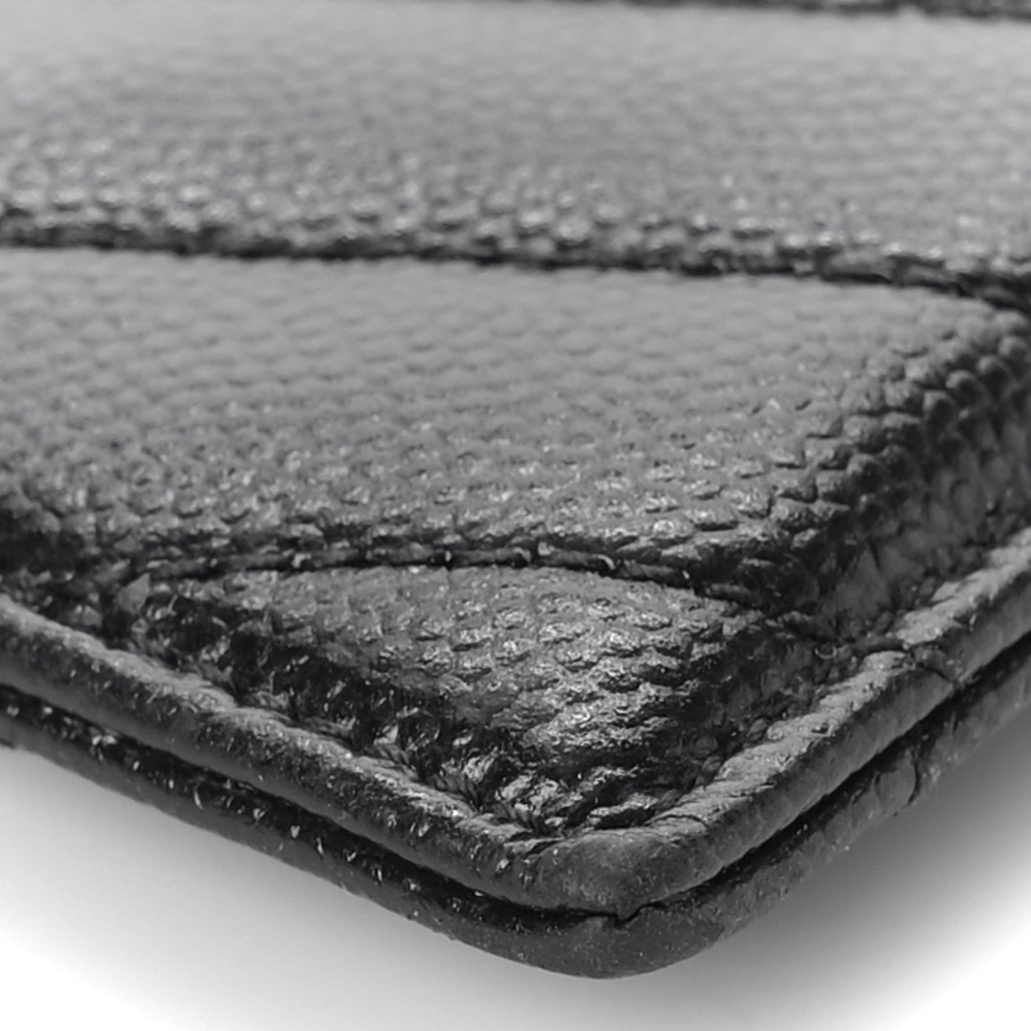 Grain De Poudre Matelasse Chevron Monogram Credit Card Case Black