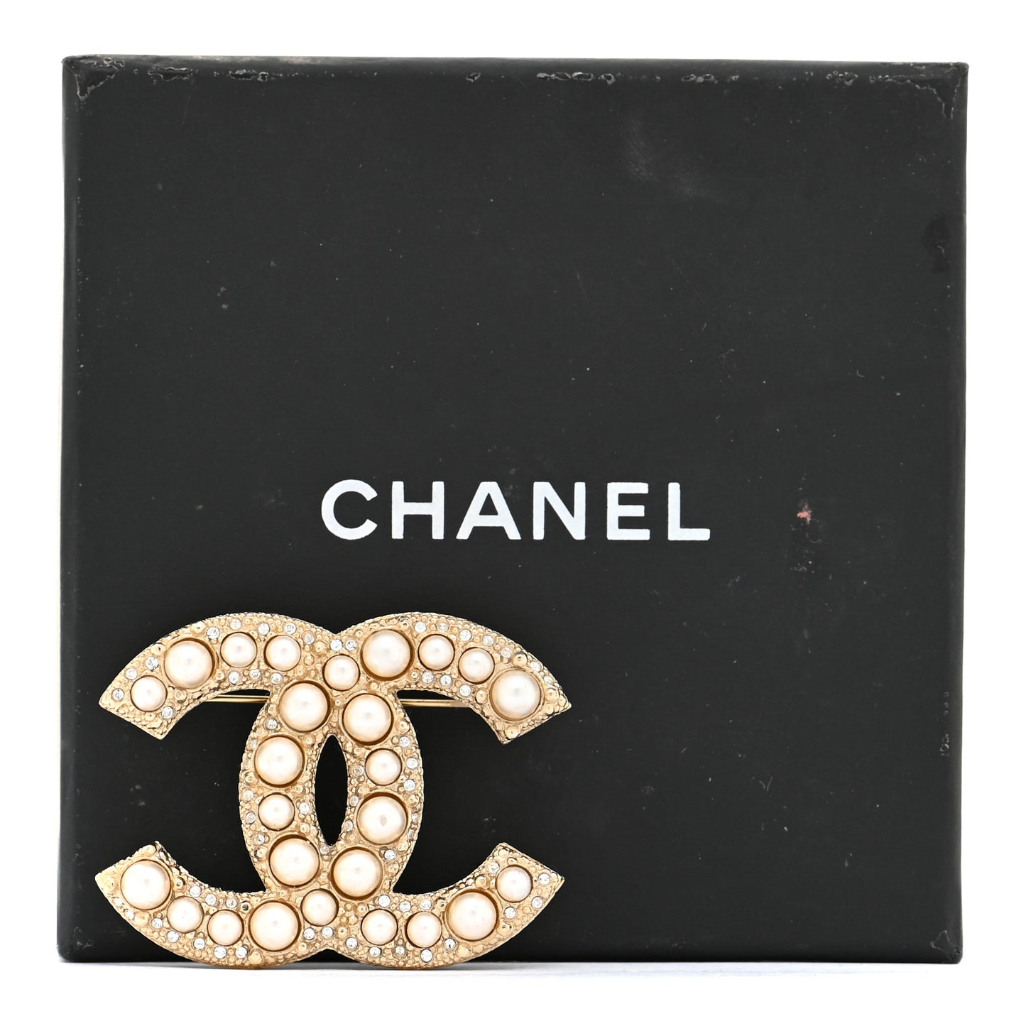 Metal Crystal Graduated Pearl CC Brooch Gold