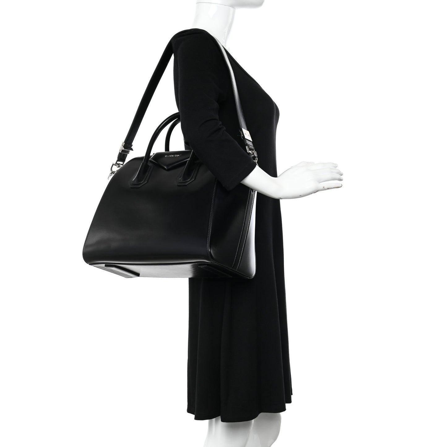 Shiny Lord Calfskin Medium Antigona Black