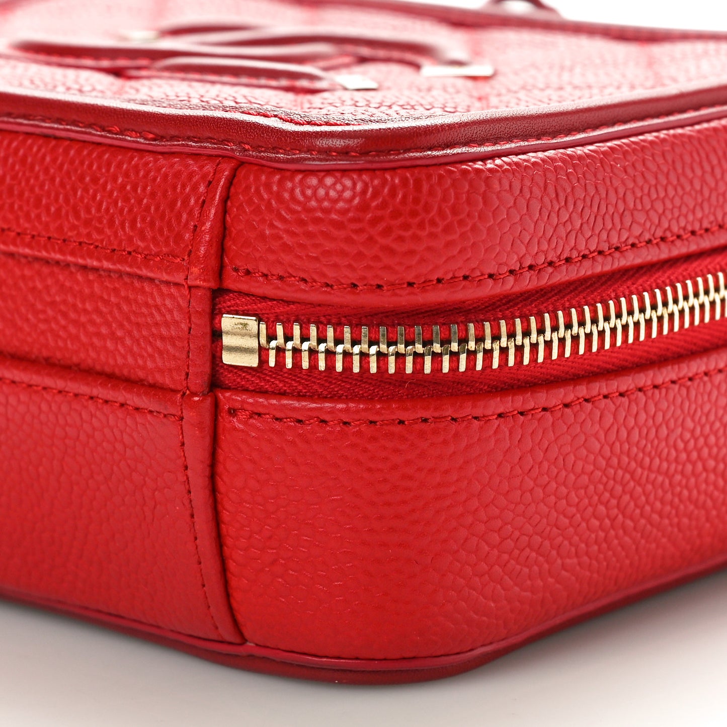 Caviar Quilted Small CC Filigree Vanity Case Red