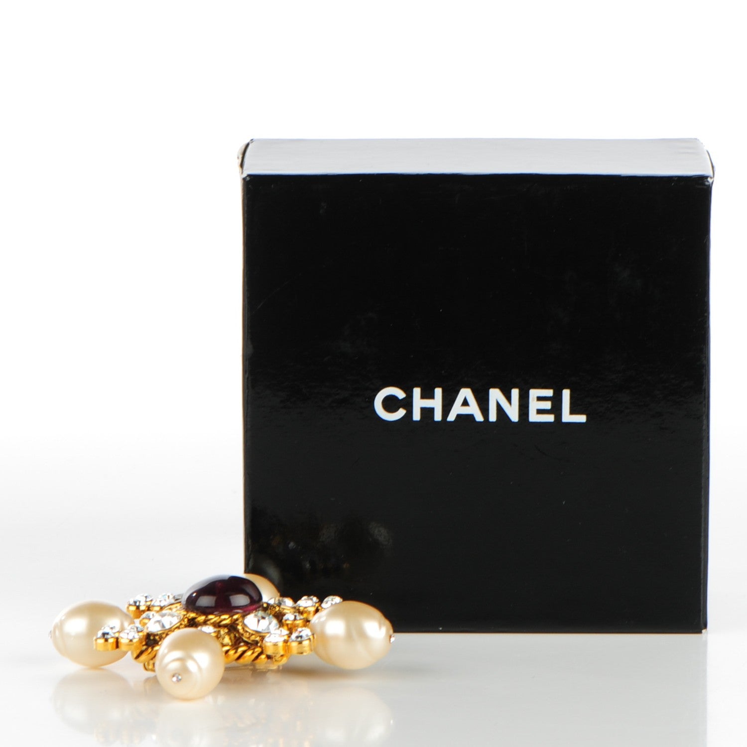 Chanel Gripoix Pearl Crystal Brooch Gold 6 of 6