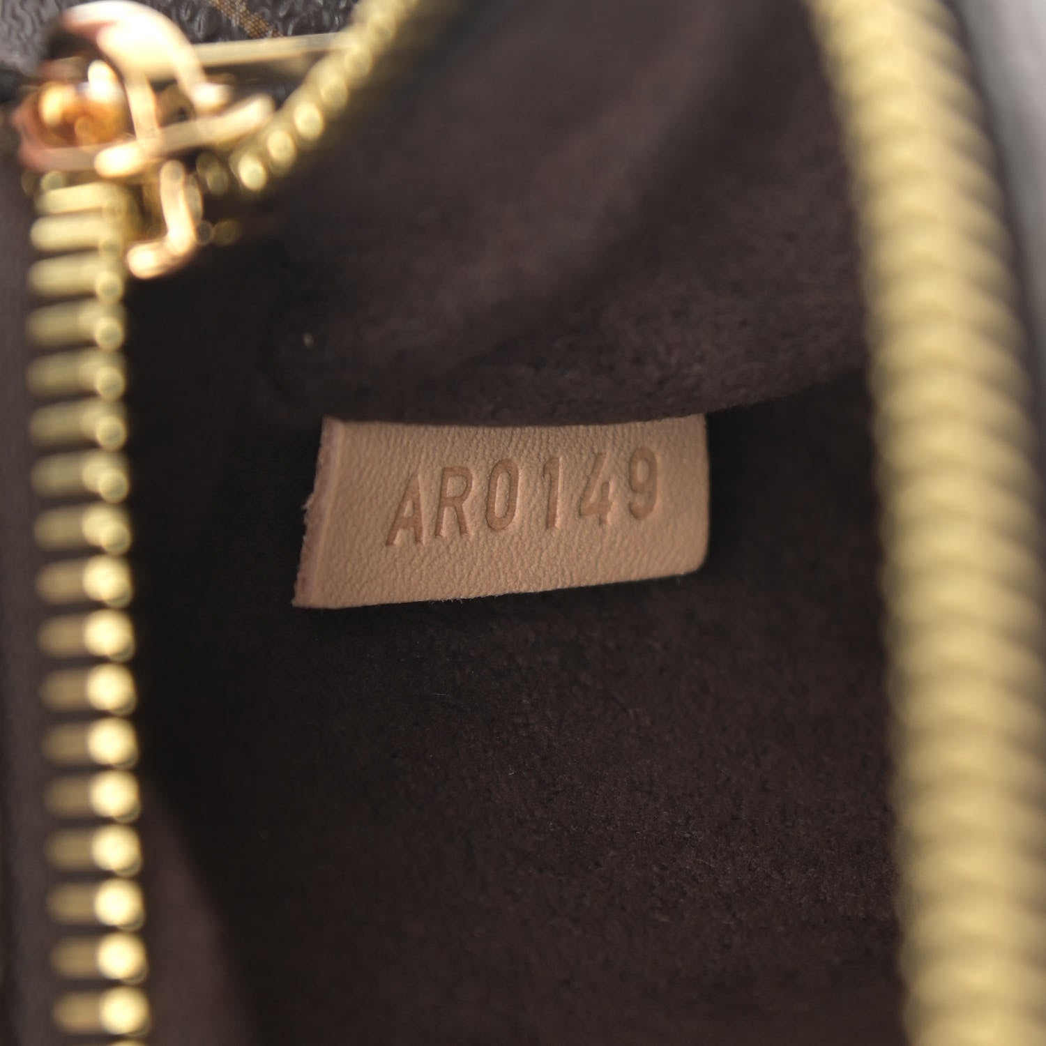 Louis Vuitton Monogram Pochette Metis 7 of 10