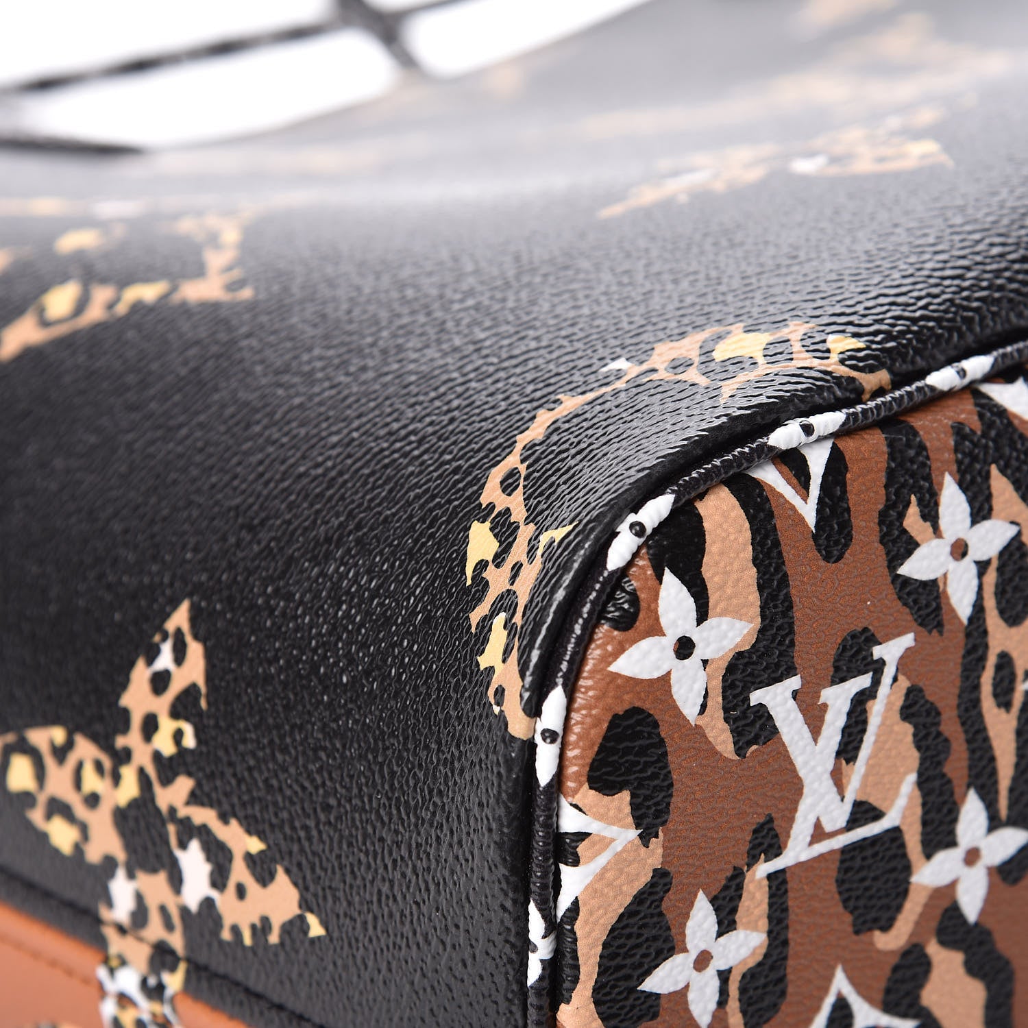 Louis Vuitton Monogram Giant Jungle Neverfull MM Black 9 of 13