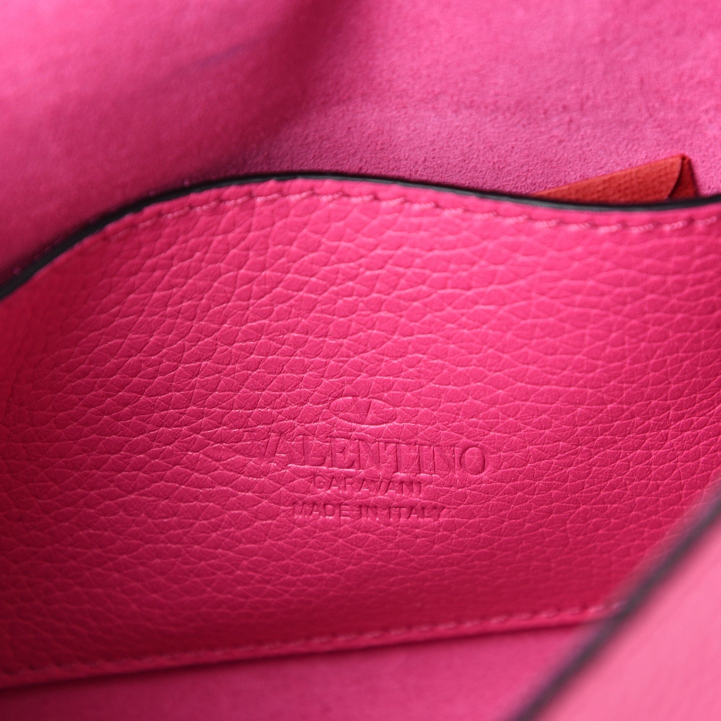Pebbled Calfskin Medium Rockstud Flip Lock Crossbody Bag Pink Orchid