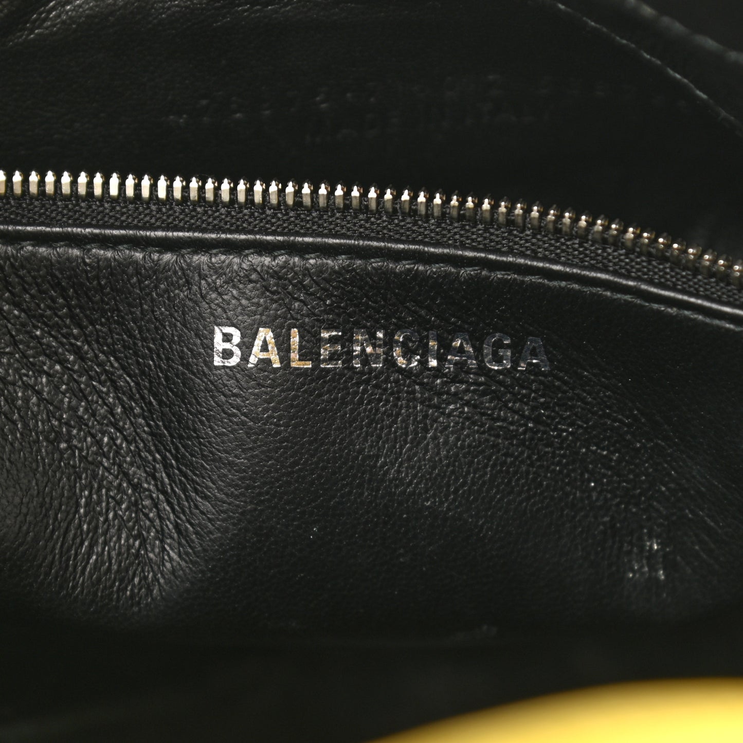 Shiny Day Calfskin Logo S Triangle Duffle Jaune Black