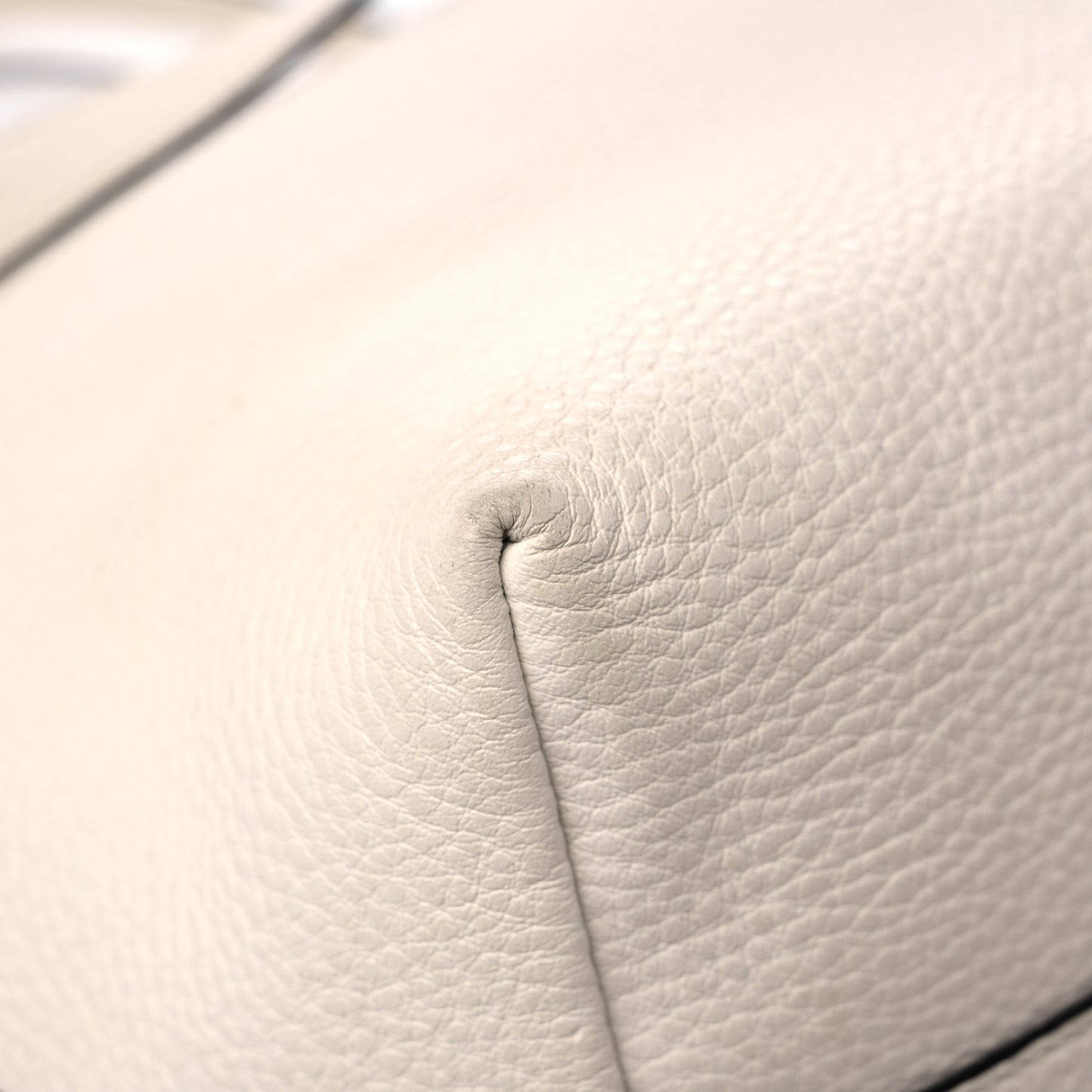 Vitello Daino Shoulder Bag White