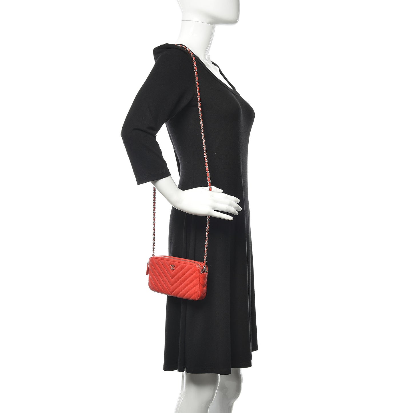 Caviar Chevron Quilted Small Clutch With Chain Red