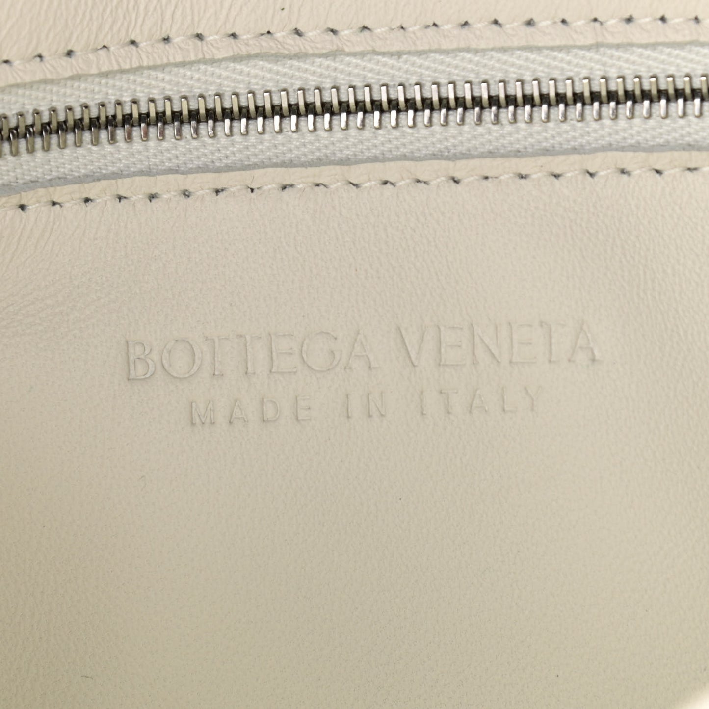 Lambskin Maxi Intreccio Overlock Stitched Cassette Crossbody Bag White Parakeet