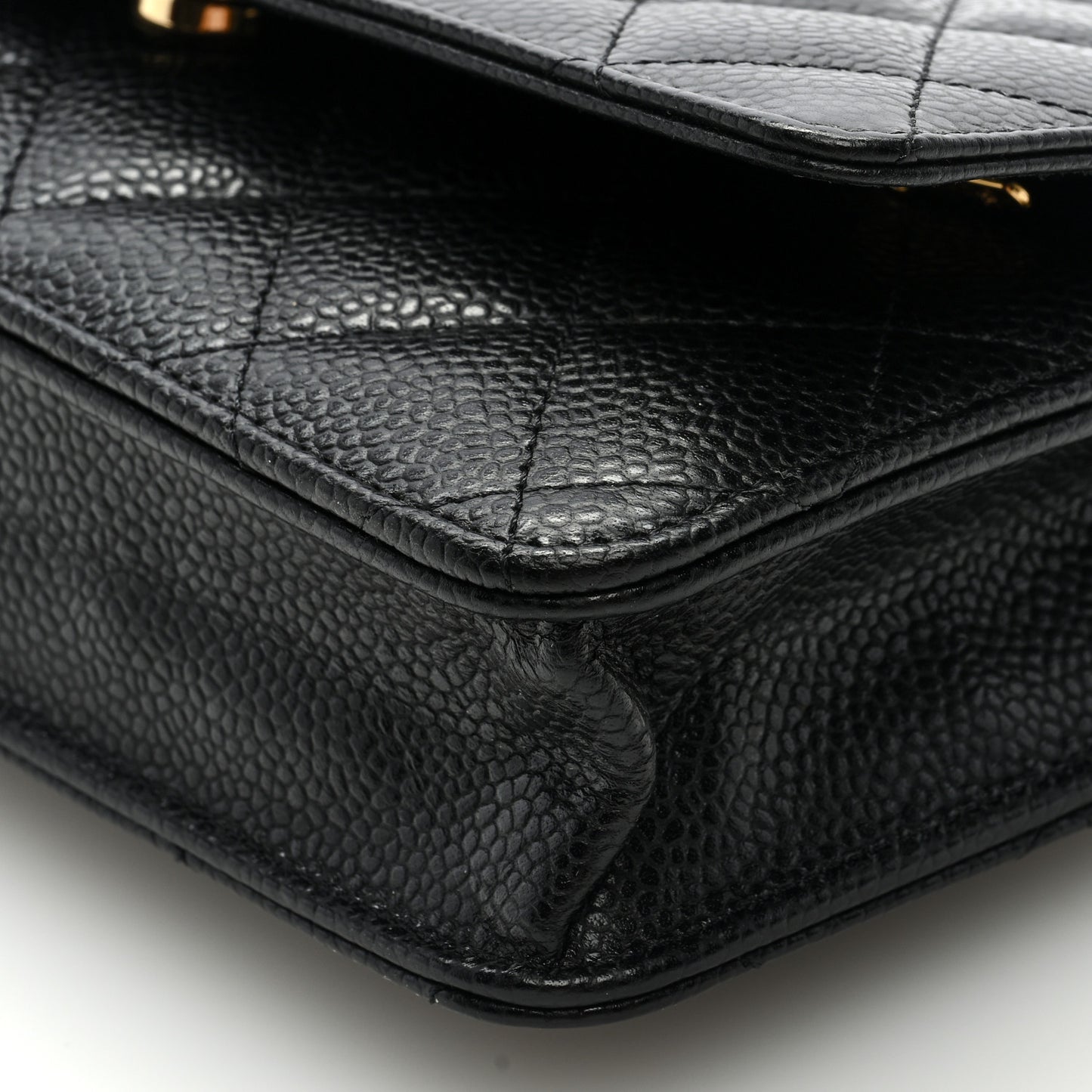 Caviar Quilted Wallet on Chain WOC Black