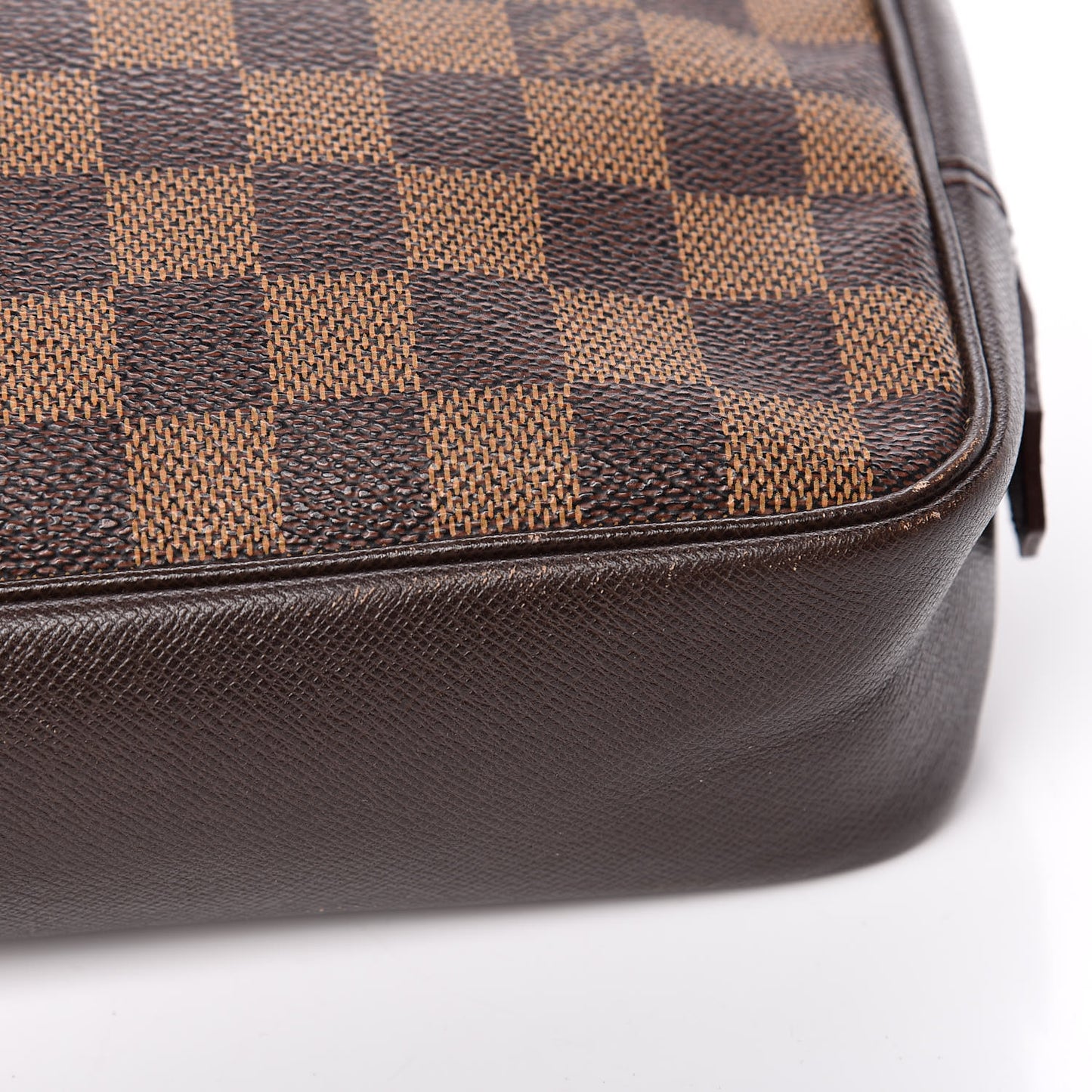 Damier Ebene Trousse Toilette 28