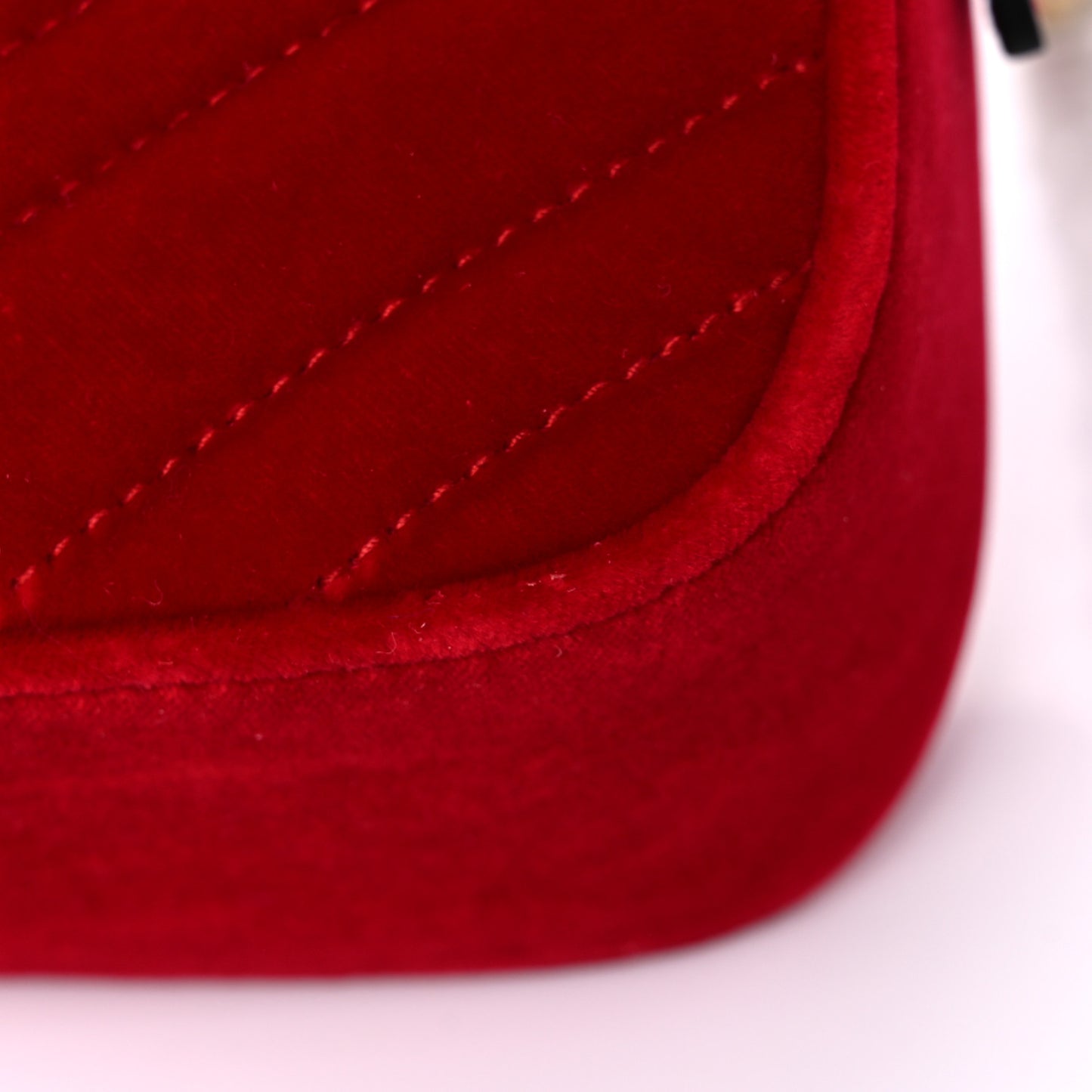 Velvet Matelasse Small GG Marmont Chain Shoulder Bag Hibiscus Red