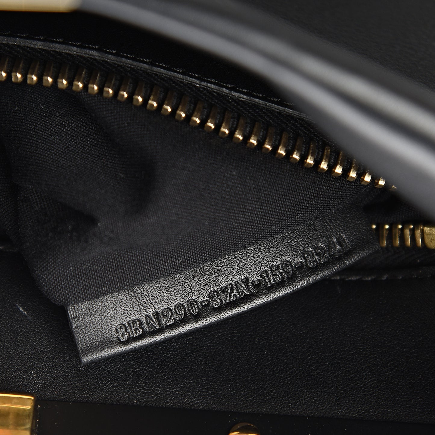 Vitello Seta Shiny Nappa Medium Peekaboo Iconic Satchel Black