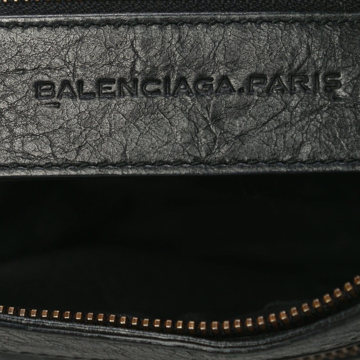 Agneau Classic Hardware Hip Black