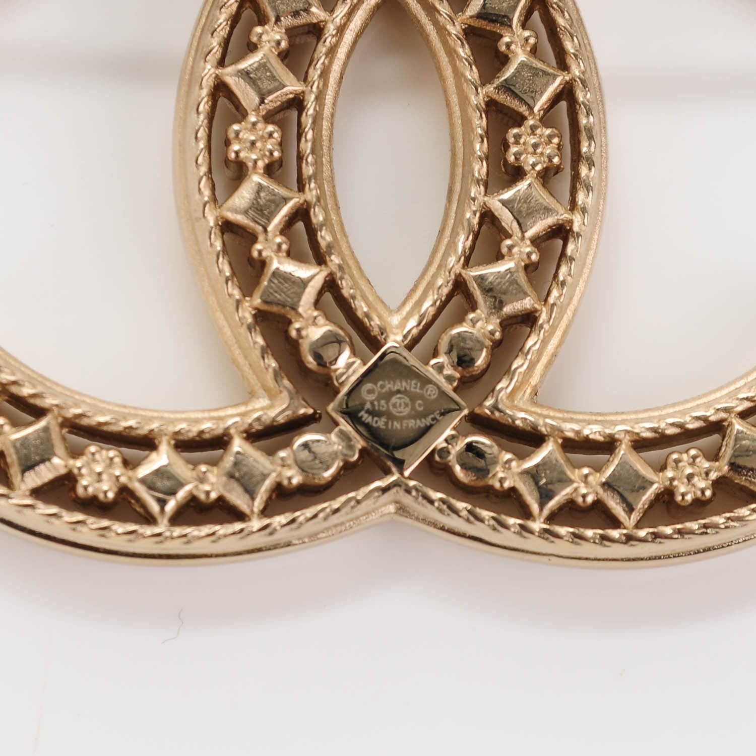 Chanel CC Brooch Light Gold 4 of 4