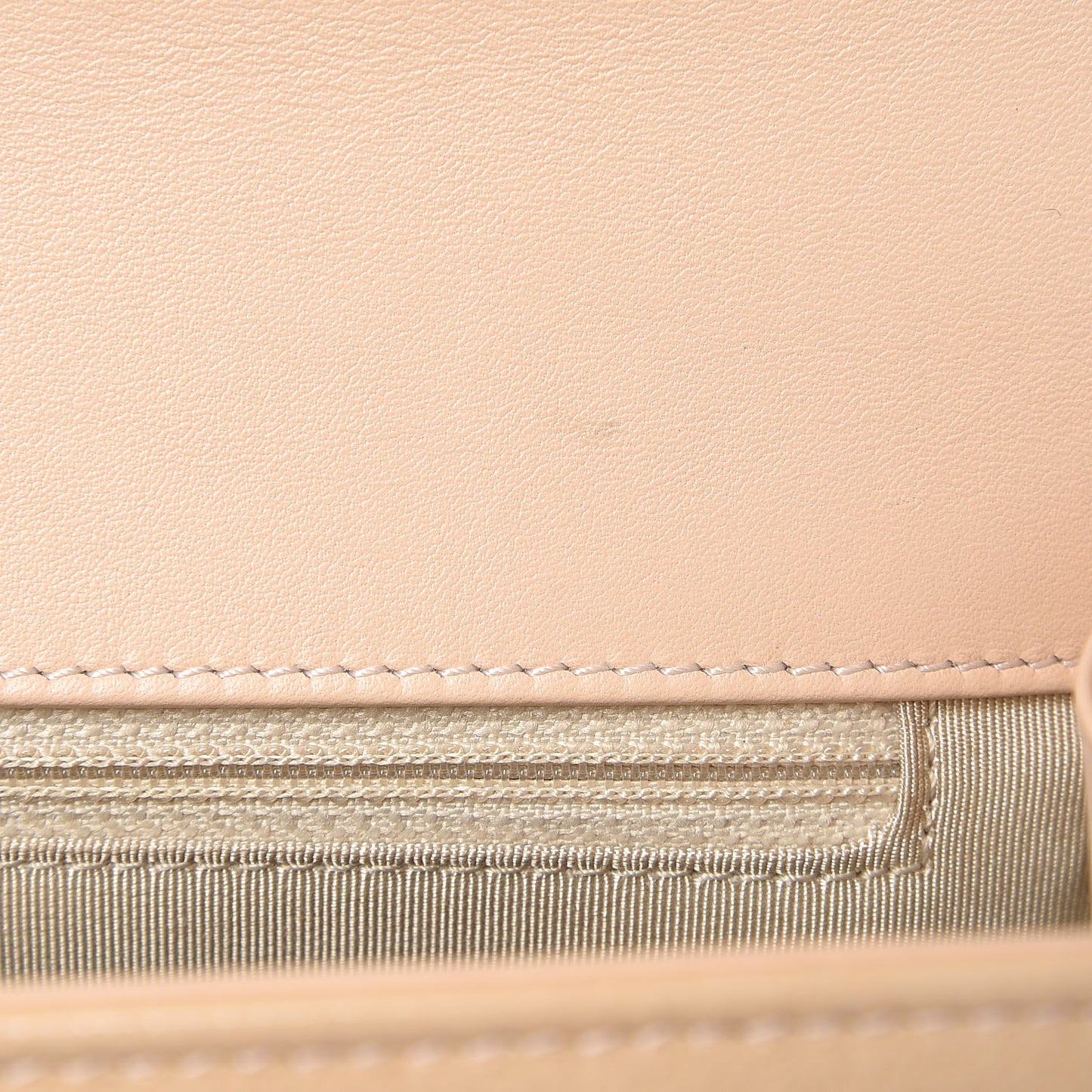 Patent Goatskin Quilted New Medium Boy Flap Beige Clair