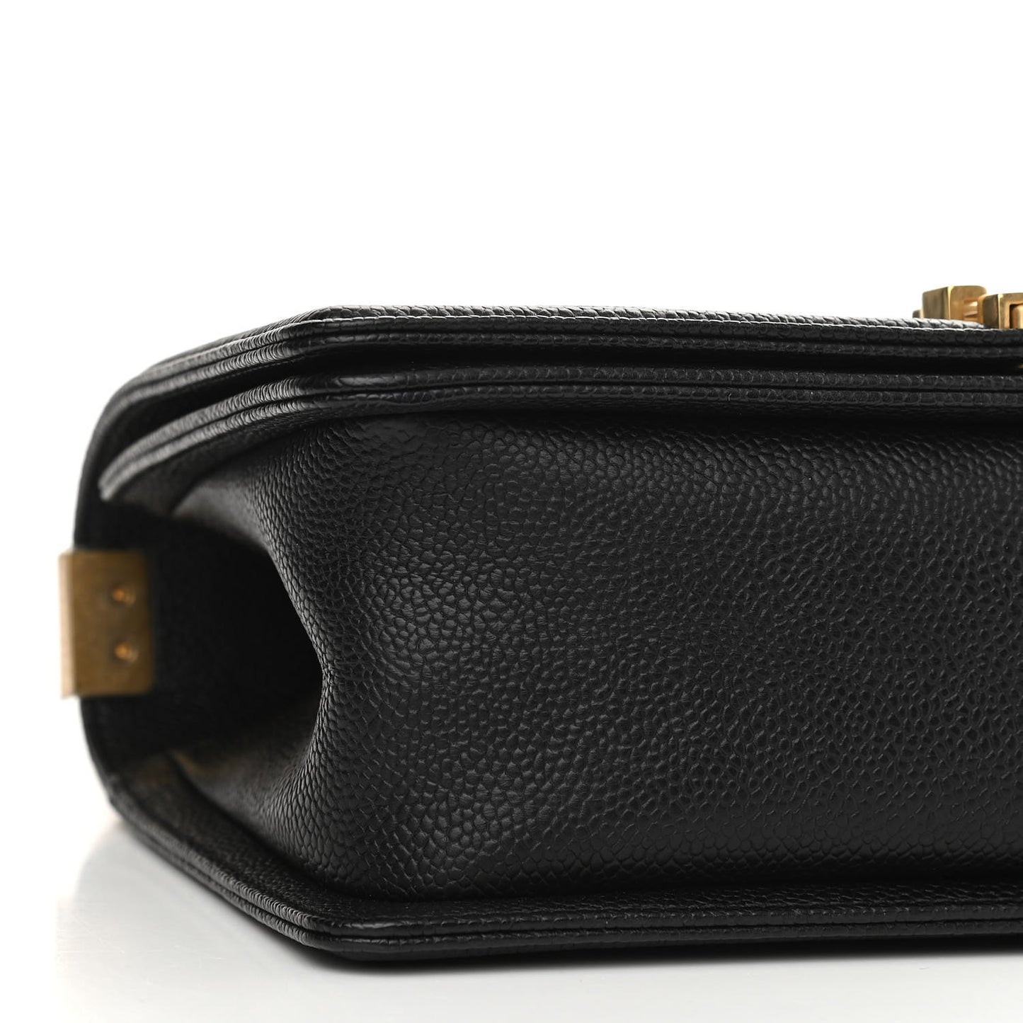 Caviar Quilted Medium Boy Flap Black