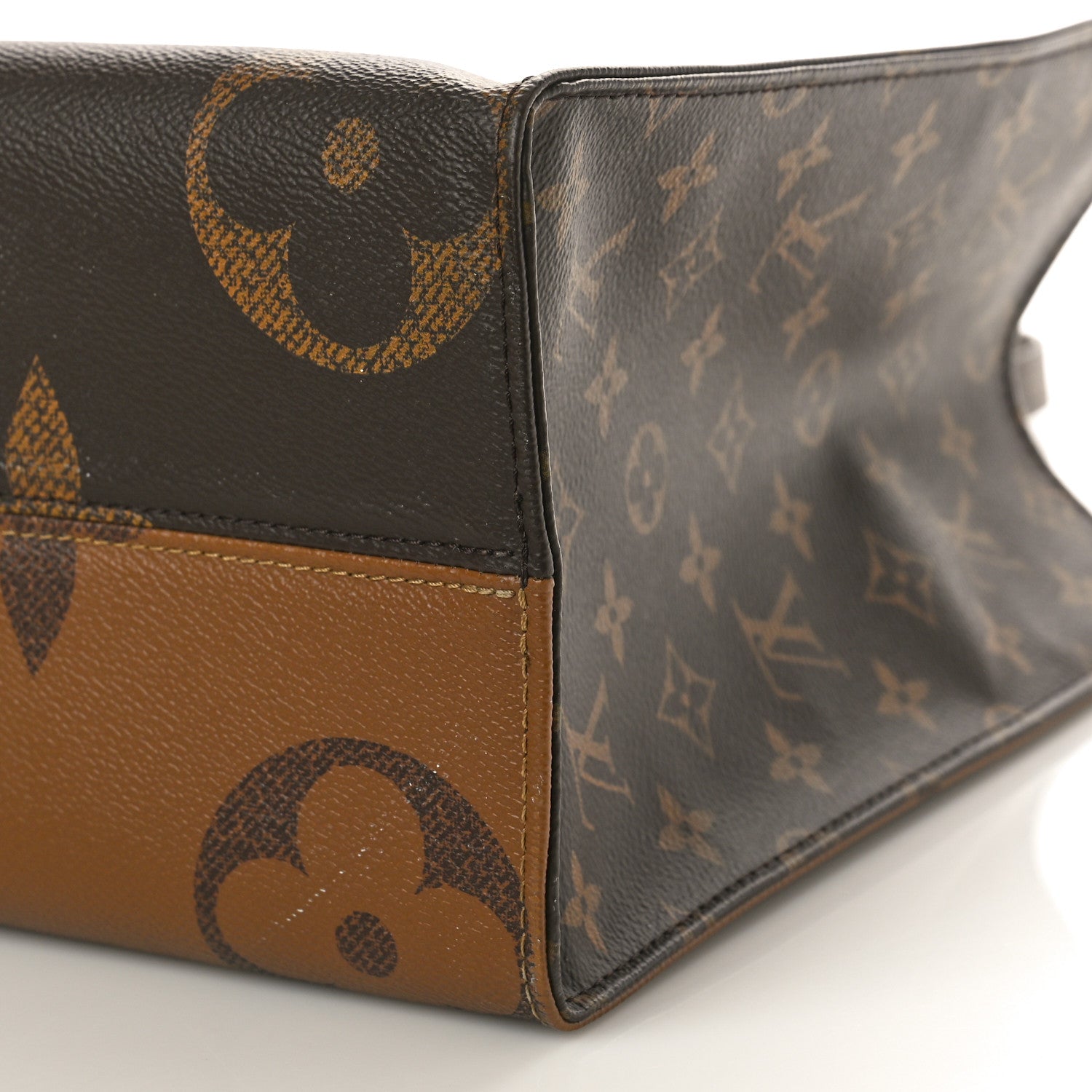 Louis Vuitton Reverse Monogram Giant Onthego MM 8 of 9