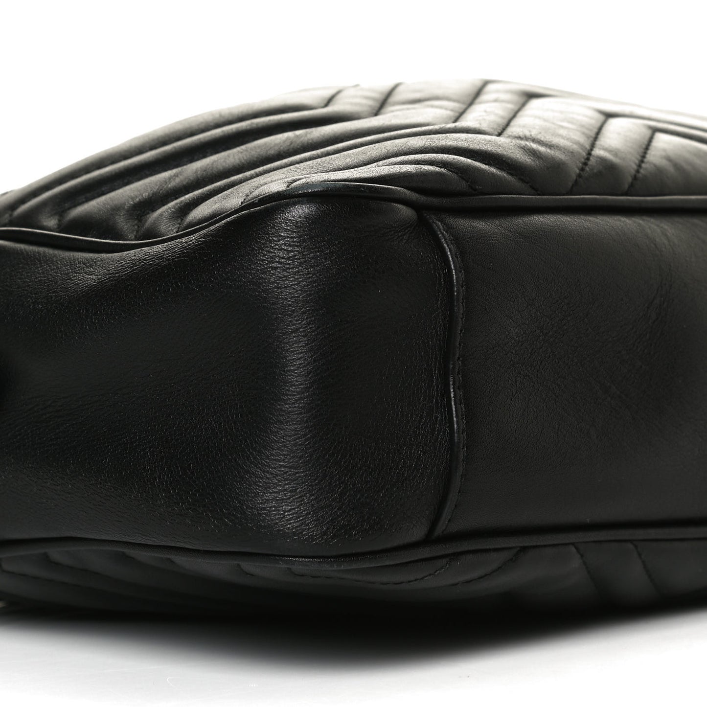 Calfskin Matelasse Medium GG Marmont Chain Shoulder Bag Black
