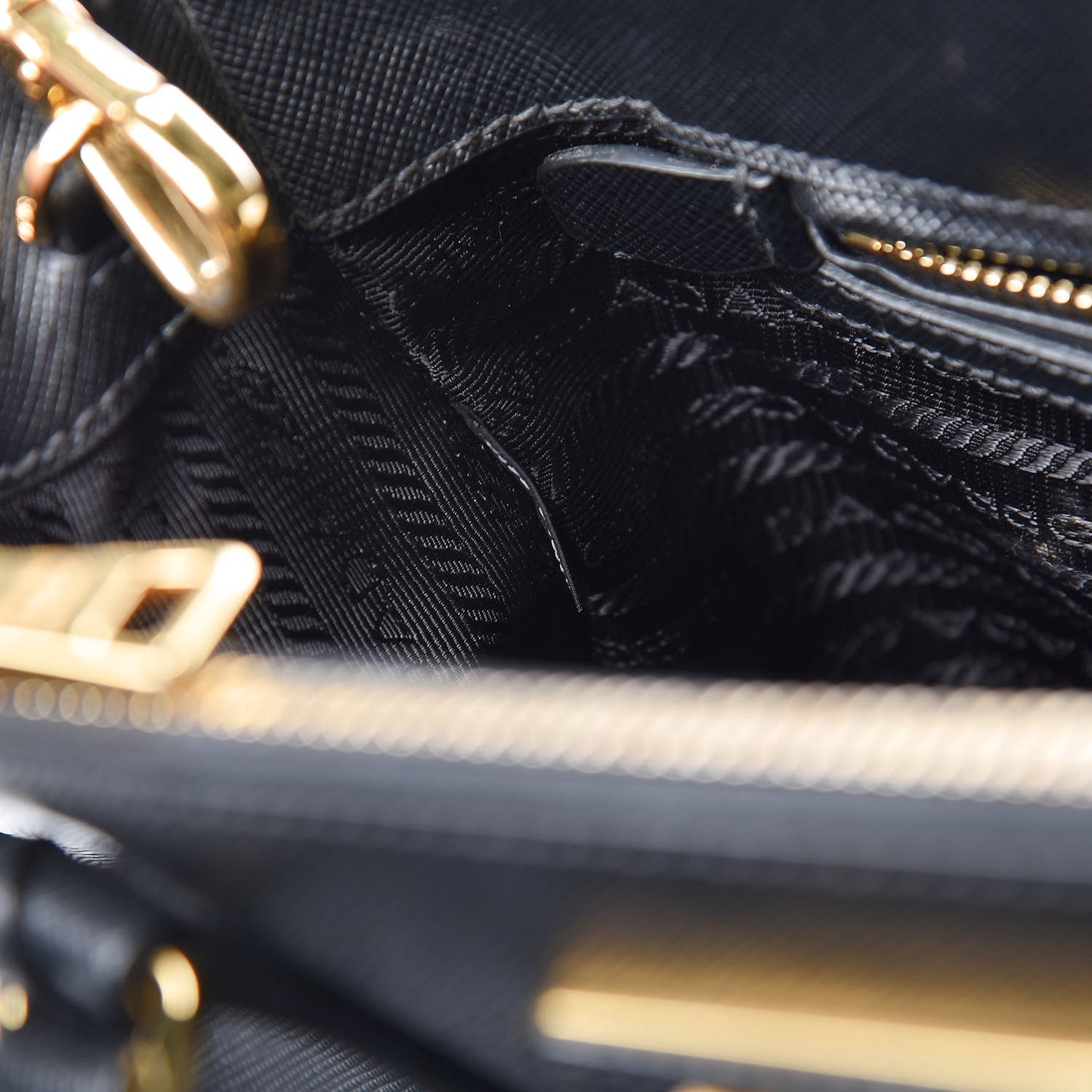 Saffiano Small Galleria Double Zip Tote Black