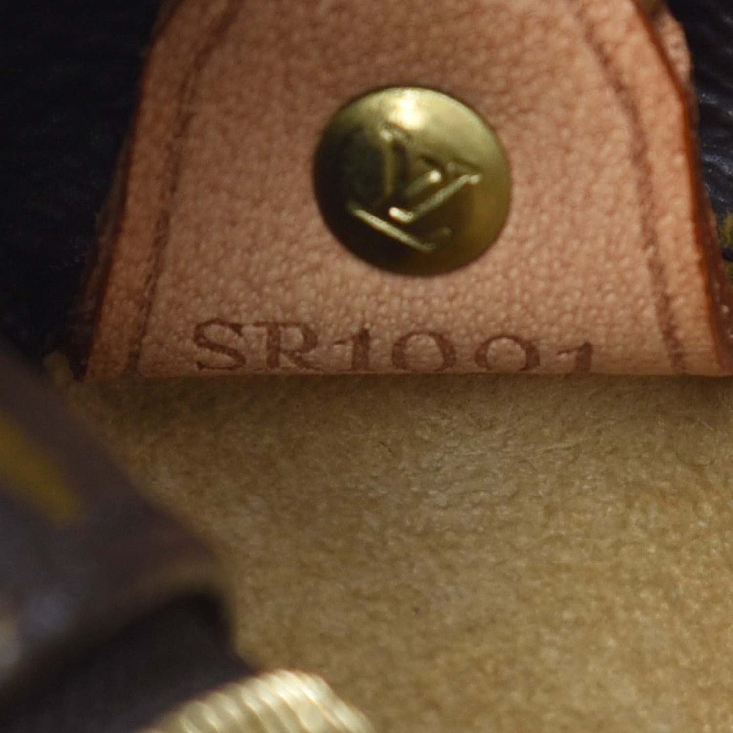 Louis Vuitton Monogram Luco 7 of 13