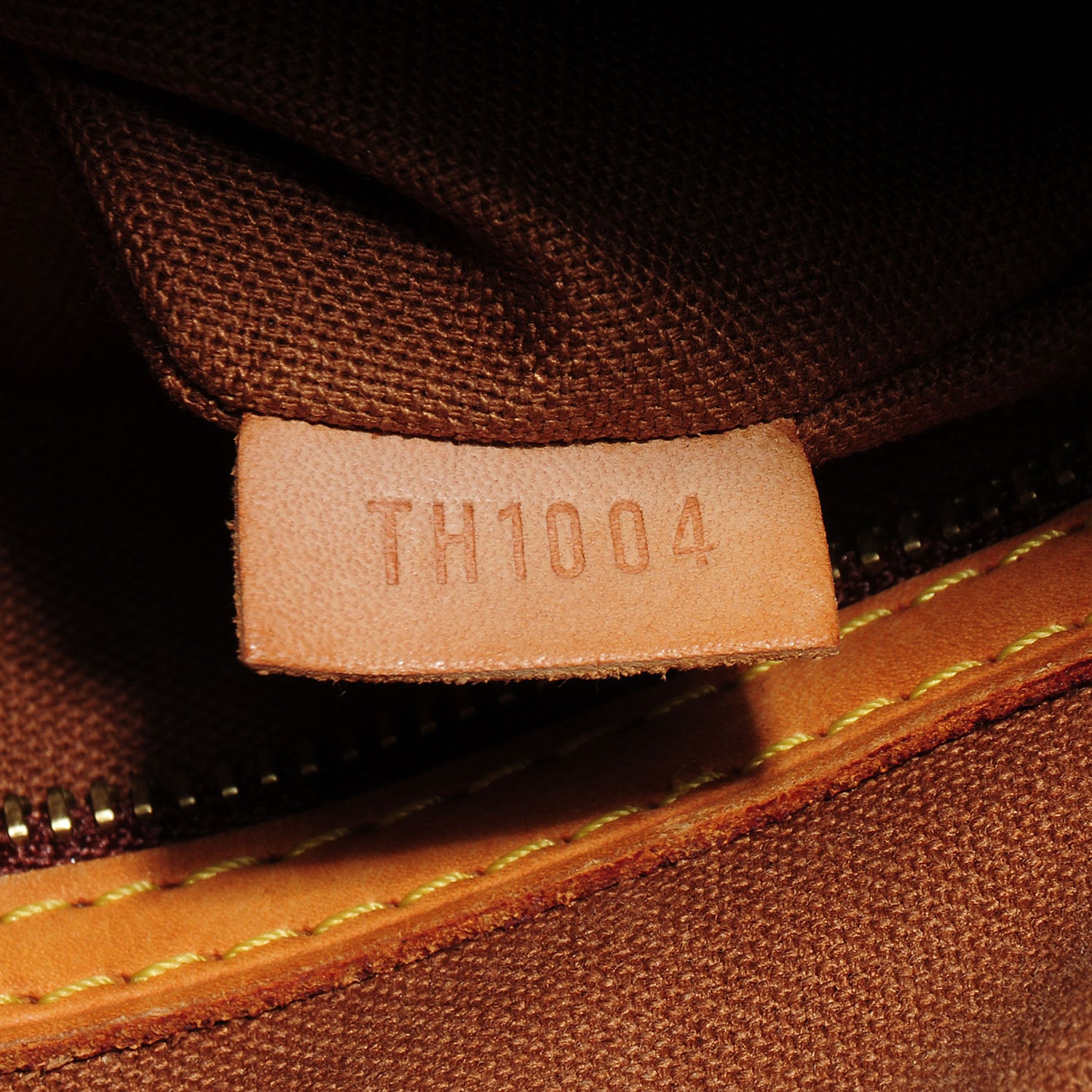 Louis Vuitton Monogram Cabas Mezzo 6 of 7