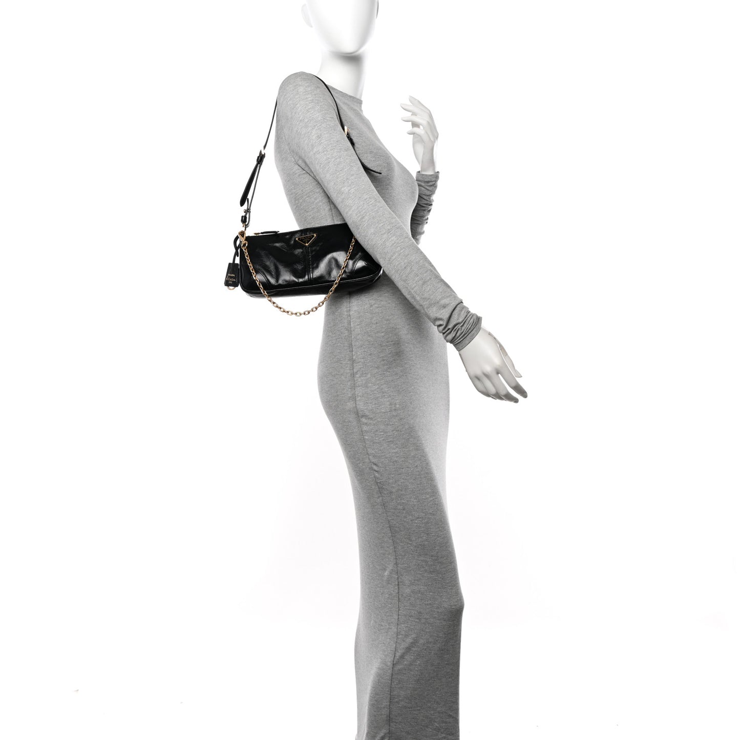 Soft Lux Calfskin Medium Re-Edition 2002 Shoulder Bag Black