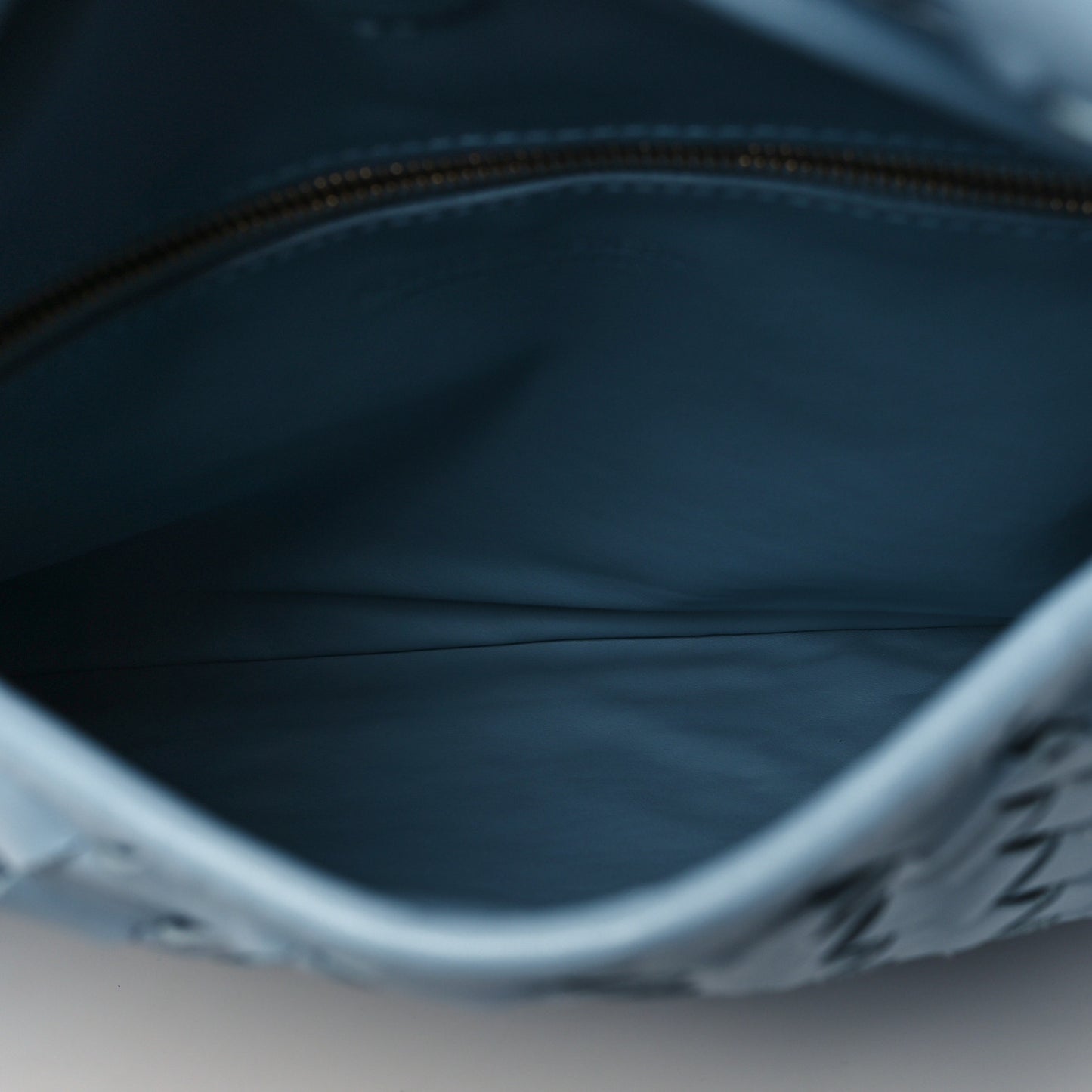 Calfskin Intrecciato Small Hop Ice