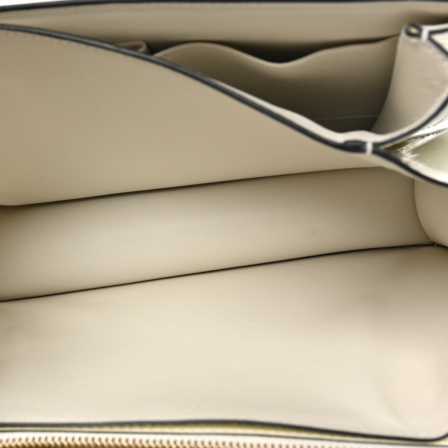 Spazzolato Calfskin Medium Classic Box Bag White