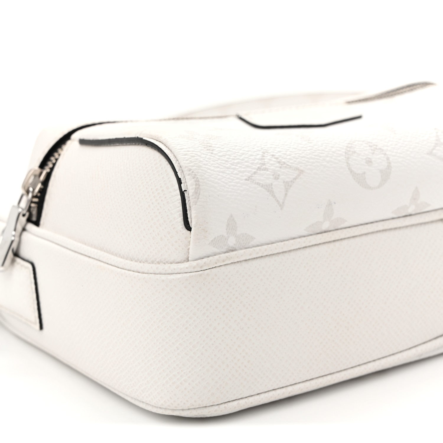 Louis Vuitton Taigarama Outdoor Messenger Antartica 8 of 9