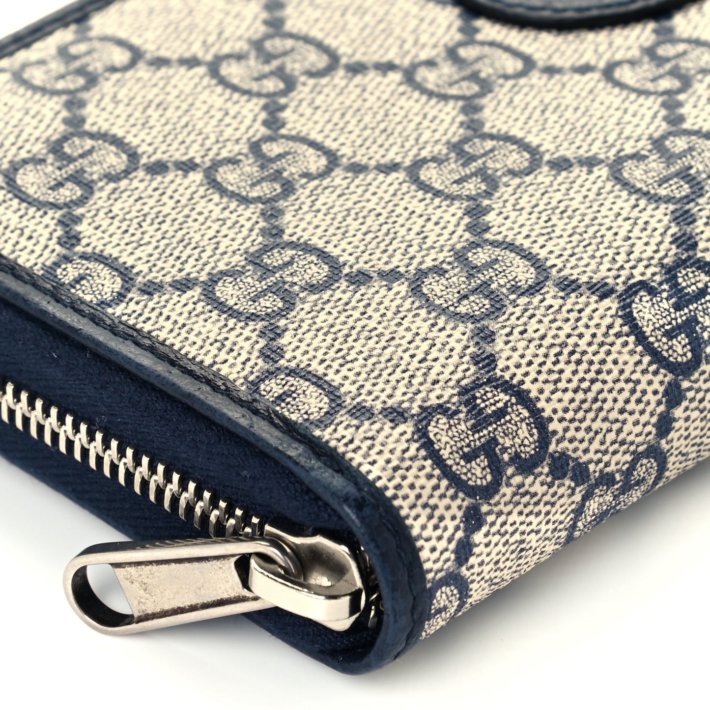 GG Supreme Monogram Textured Dollar Calfskin Retro Interlocking G Zip Around Wallet Beige Blue