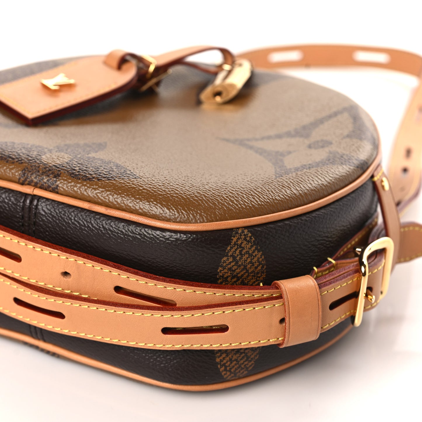 Reverse Monogram Giant Boite Chapeau Souple
