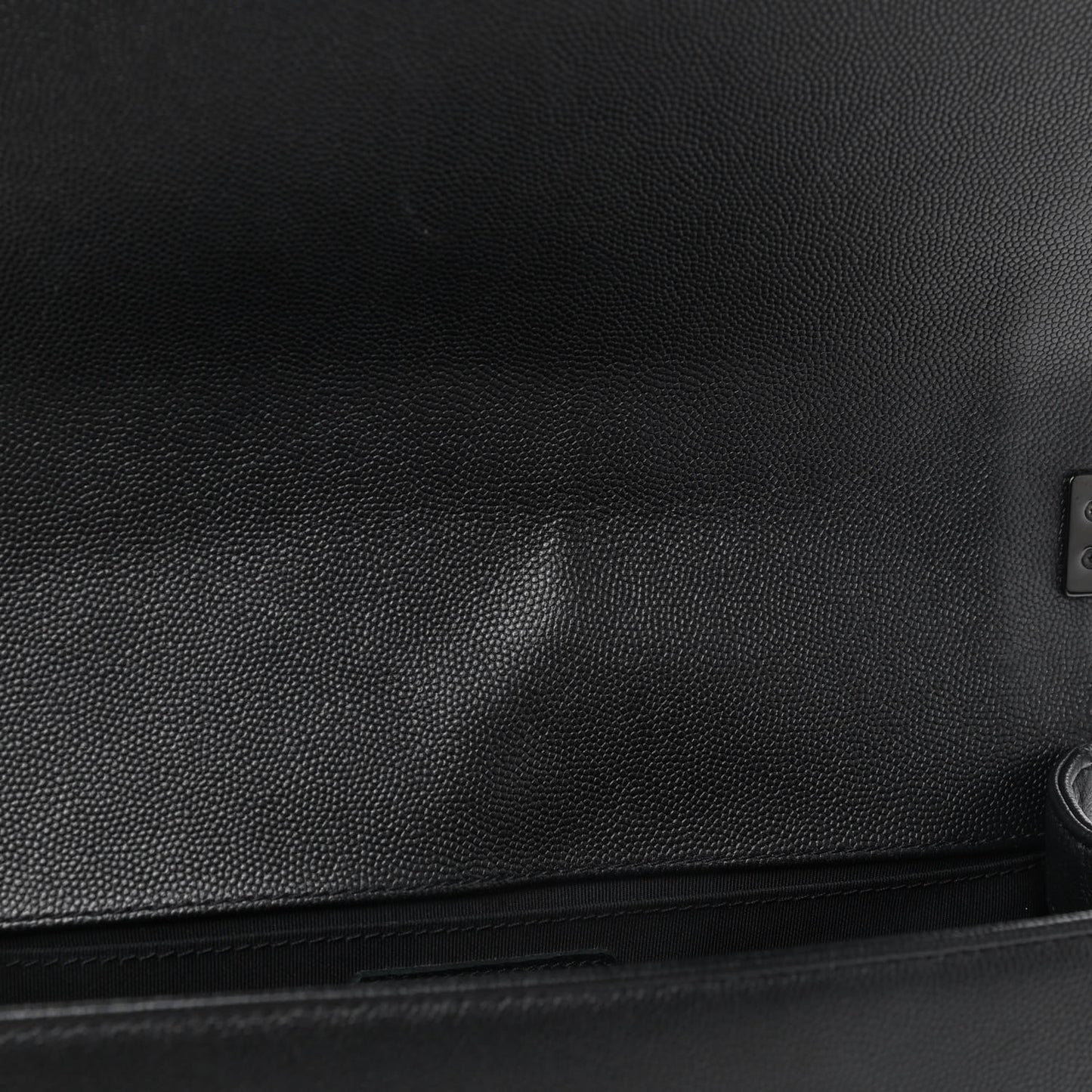 Caviar Quilted Medium Boy Flap So Black