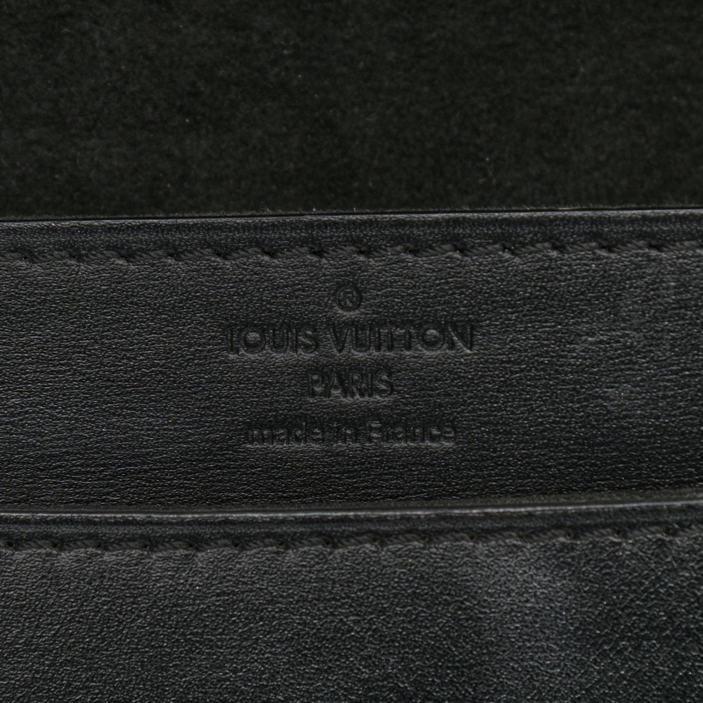 Calfskin Chain Louise GM Black