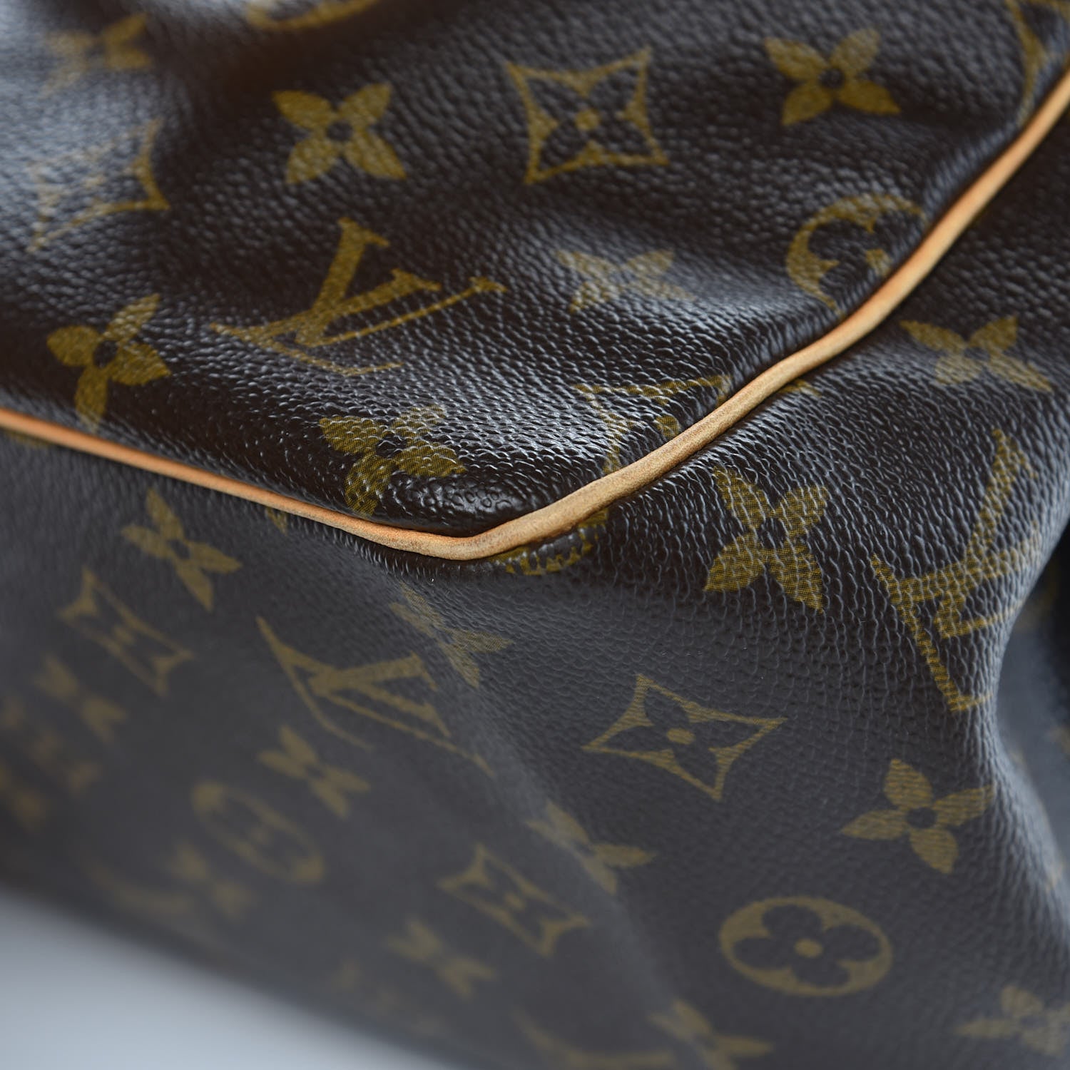 Louis Vuitton Monogram Batignolles 11 of 13
