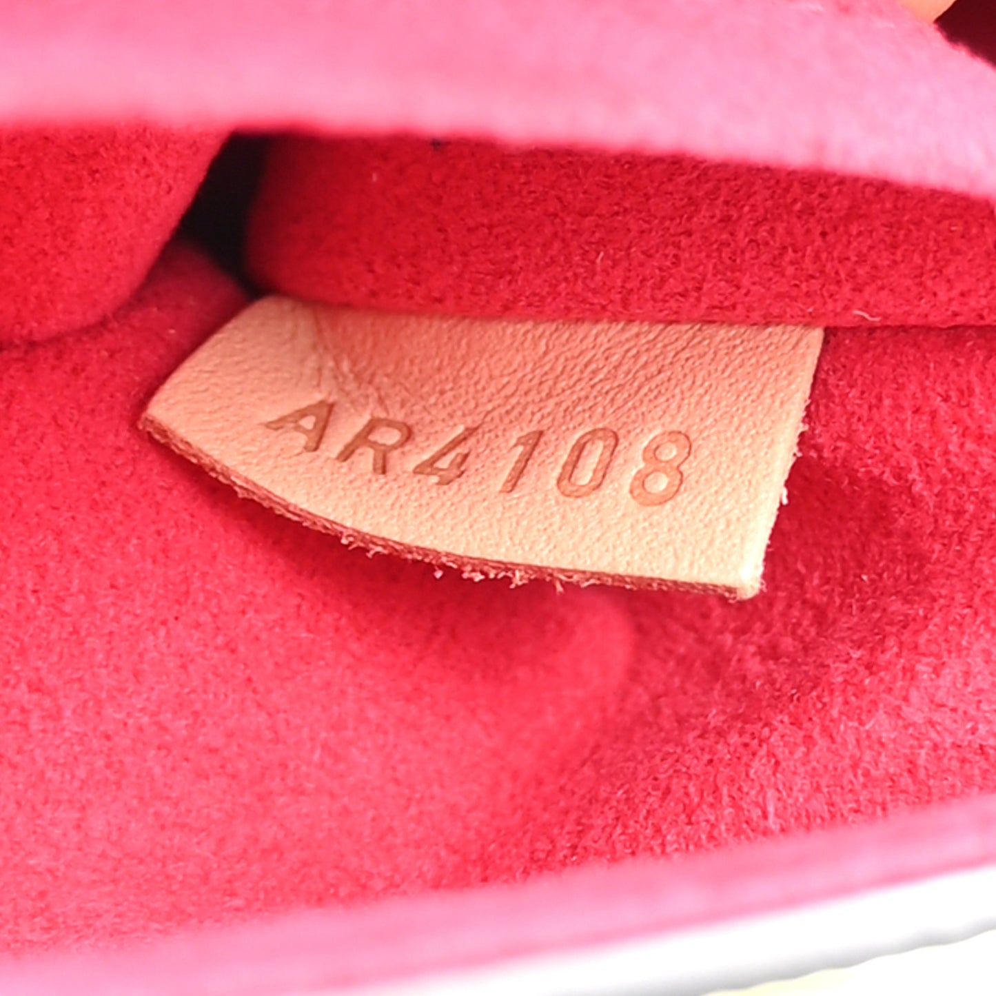 Epi Twist Braided Strap Shoulder Bag PM Vert Acide