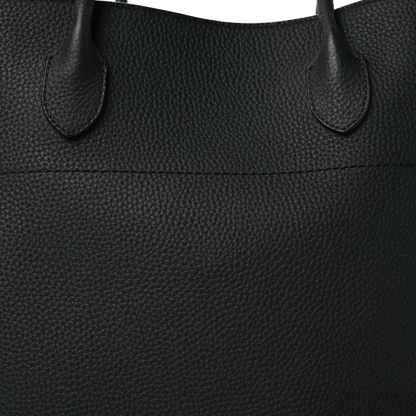 Grained Calfskin Soft Margaux 17 Black